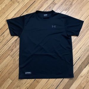 Black Men’s L Under Armour Athletic Tee